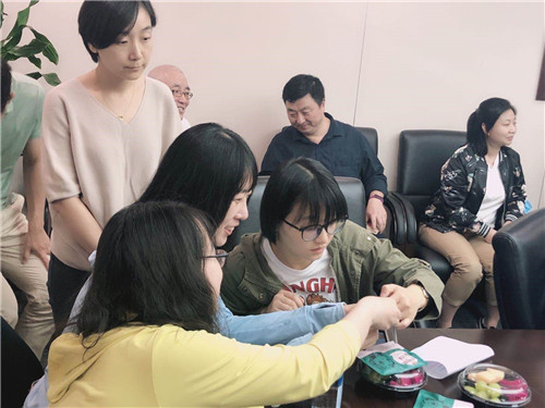 国盛典当成功承办金钟广场楼宇联合党委组织的宝玉石鉴赏活动1.jpg 国盛典当成功承办金钟广场楼宇联合党委组织的宝玉石鉴赏活动1.jpg